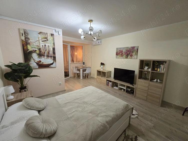 Garsonieră decomandată în Central