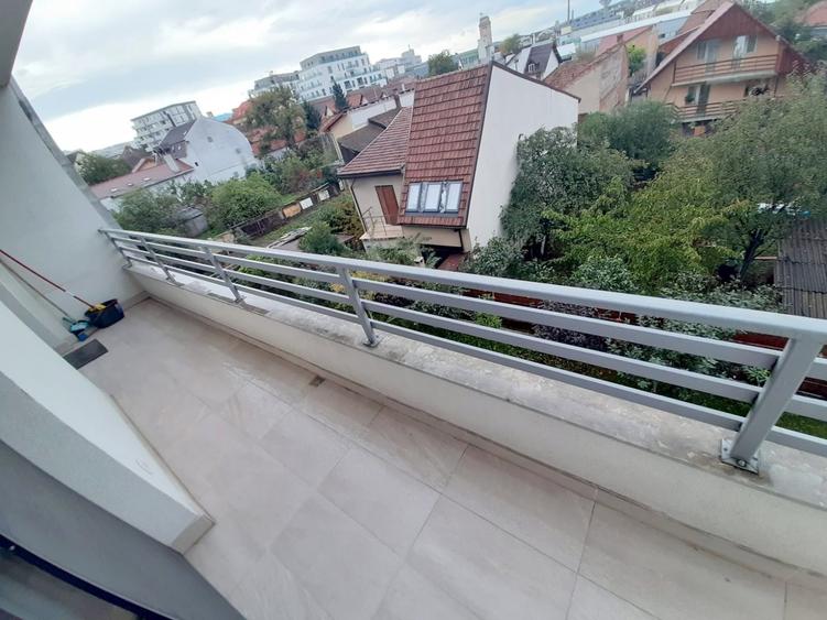 Apartament cu 2 camere decomandat în Mărăști