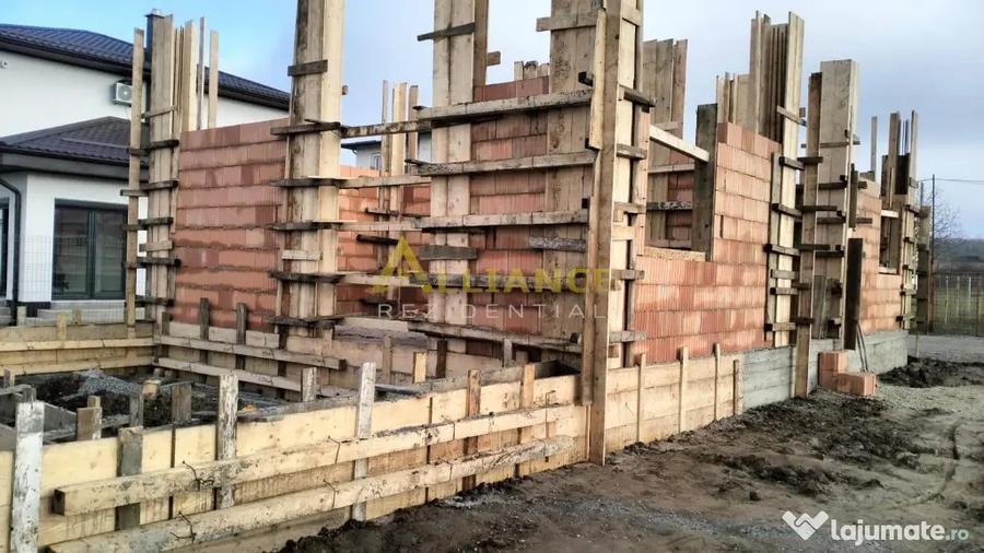 Casă cu 4 camere cu Teren 380 Mp în Central