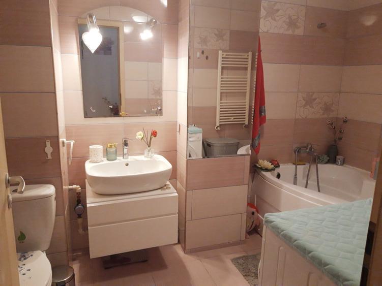 Apartament cu 2 camere decomandat în Soarelui