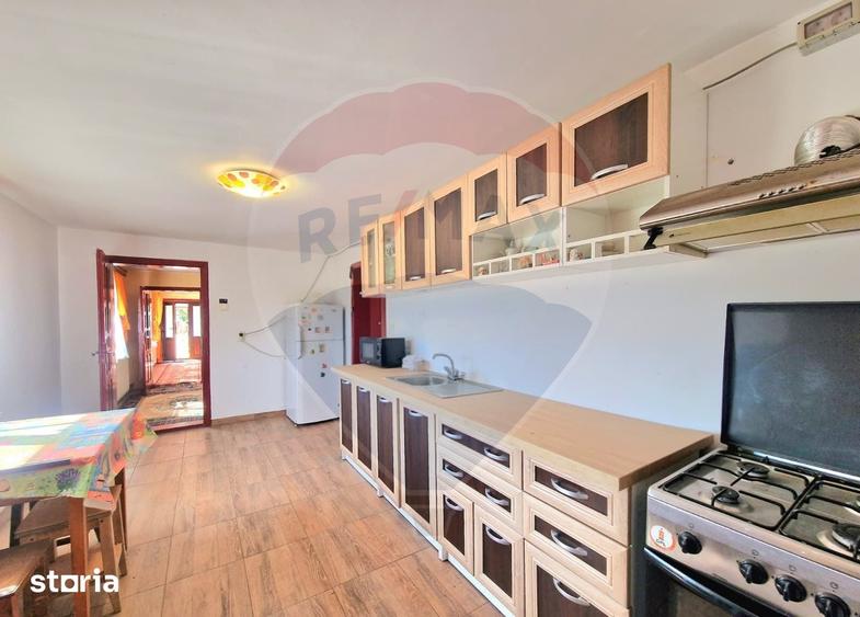 Casă cu 3 camere cu Teren 2254 Mp în Mănăstirea Cașin