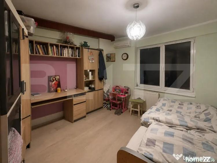 Apartament cu 4 camere decomandat în Tudor