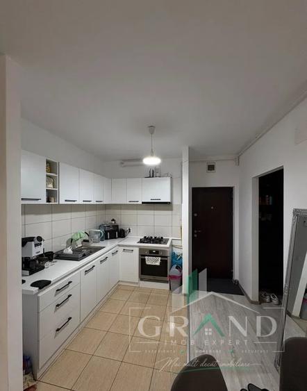 Apartament cu 2 camere semidecomandat, mobilat în Iris