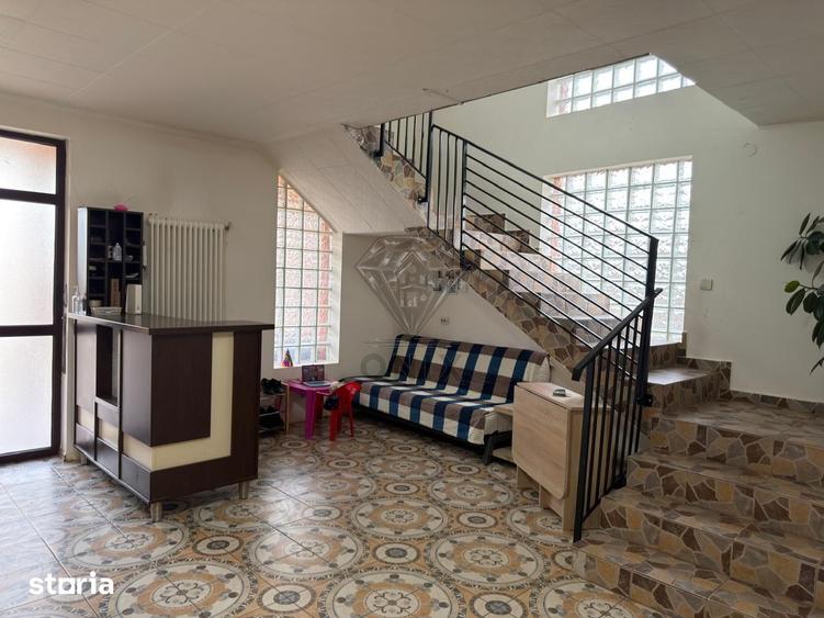 Casă cu 6 camere cu Teren 517 Mp în Târgșoru Vechi