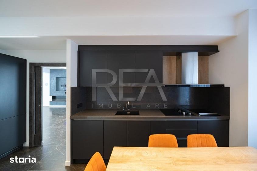 Apartament cu 5 camere decomandat în Tei