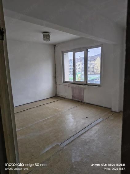 Apartament cu 4 camere decomandat în Central