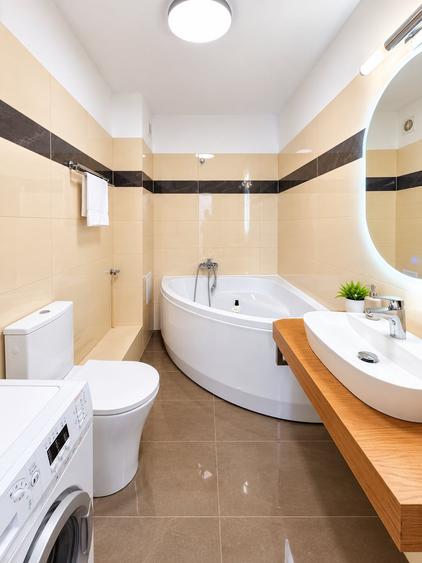 Apartament cu 3 camere semidecomandat, mobilat în Zorilor