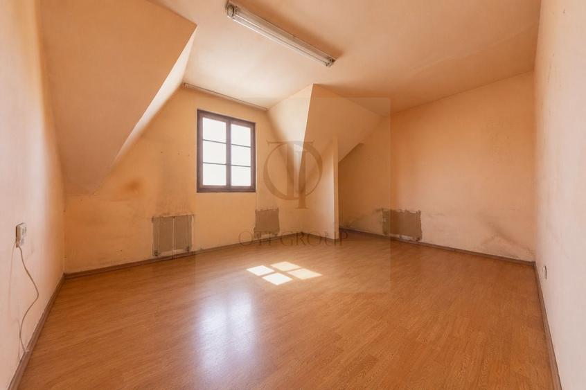 Apartament cu 5 camere în Central
