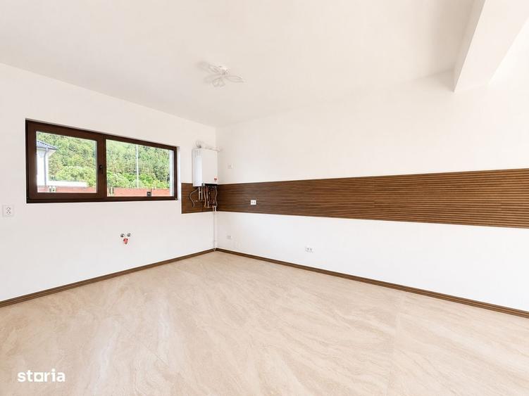 Casă cu 4 camere în Luna