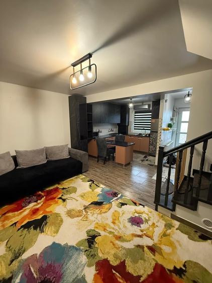 Duplex cu 4 camere cu Canalizare în Ipotești