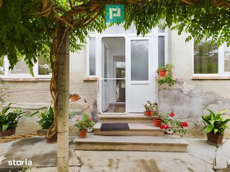 Casă cu 5 camere cu Teren 1440 Mp în Central