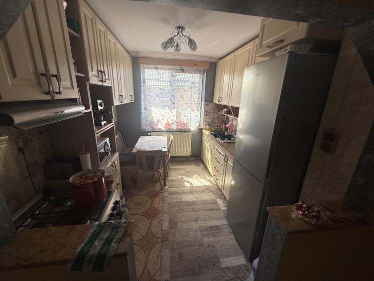 Apartament cu 2 camere decomandat în Livada