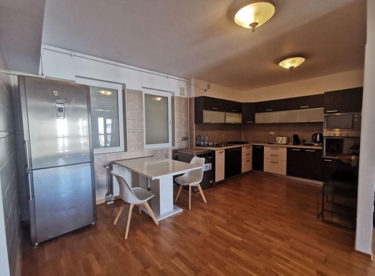 Apartament cu 3 camere decomandat, mobilat în Calea Călărașilor