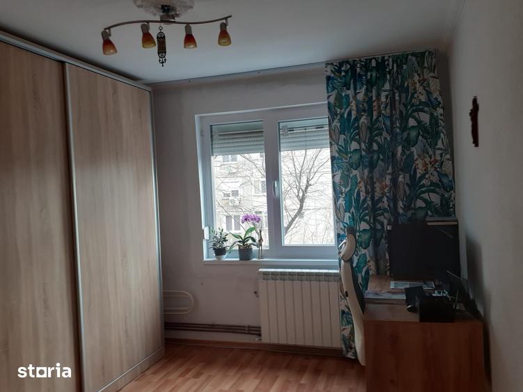 Apartament cu 3 camere în Rahova