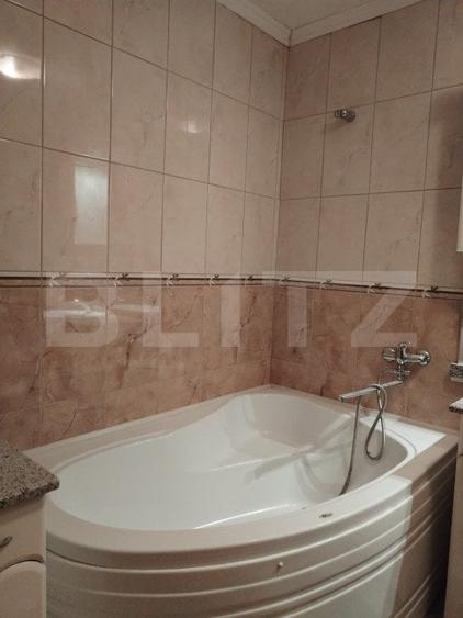 Apartament cu 3 camere decomandat, mobilat în Aurel Vlaicu