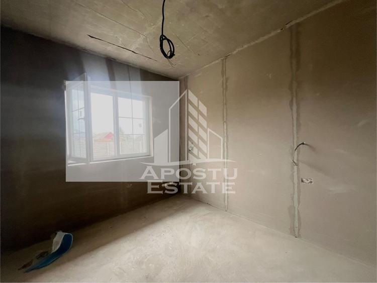 Duplex cu 4 camere cu Canalizare în Covaci