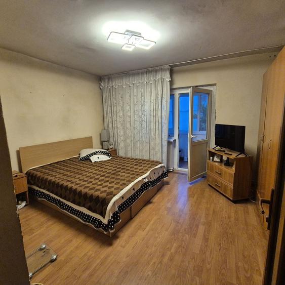 Apartament cu 3 camere decomandat în Vărsătura