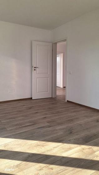 Casă cu 4 camere în Corușu