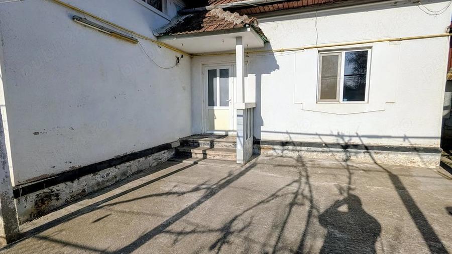 Casă cu 3 camere cu Teren 845 Mp în Central
