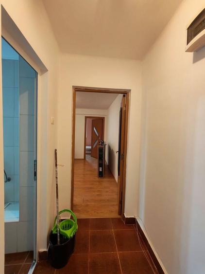 Apartament cu 2 camere semidecomandat, mobilat în Complex Studențesc