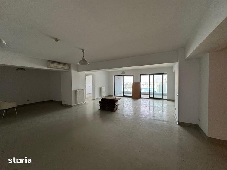Apartament cu 4 camere în Pipera
