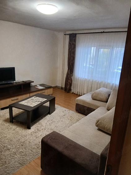 Apartament cu 4 camere decomandat în Steaua