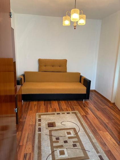 Apartament cu 2 camere semidecomandat în Est