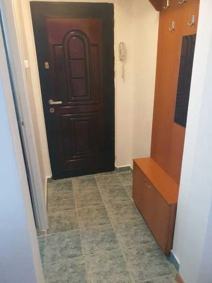 Apartament cu 2 camere semidecomandat în Eroii Revoluției