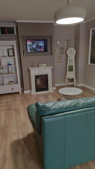 Apartament cu 3 camere decomandat în Lotrioara