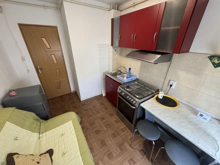 Garsonieră decomandată, mobilată în Inel II