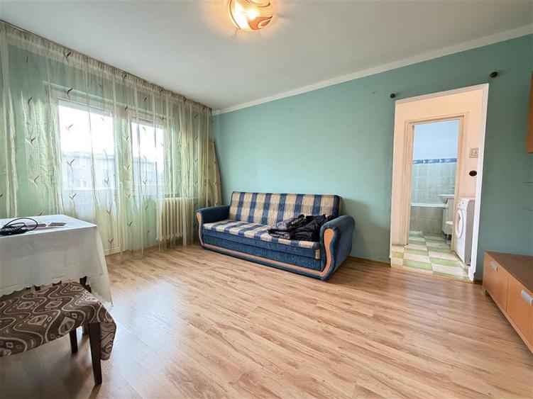 Apartament cu 2 camere semidecomandat în Rogerius