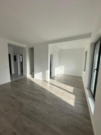 Duplex cu 4 camere cu Teren 190 Mp în Giurgiului