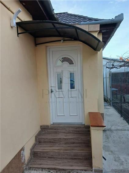 Duplex cu 4 camere cu Canalizare în Plopi