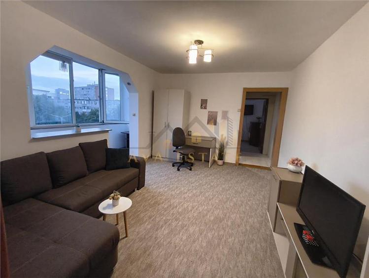 Apartament cu 3 camere semidecomandat, mobilat în Cetății