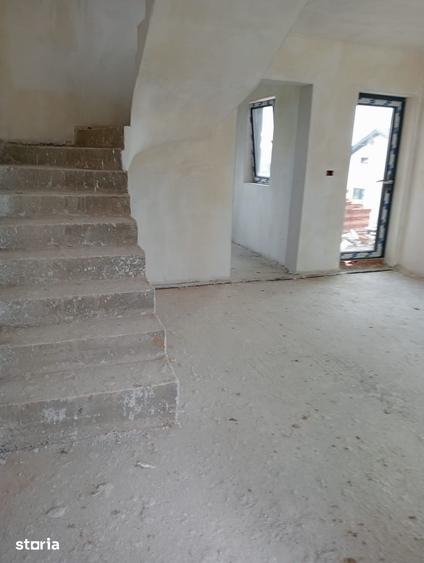 Casă cu 4 camere cu Teren 500 Mp în Nord