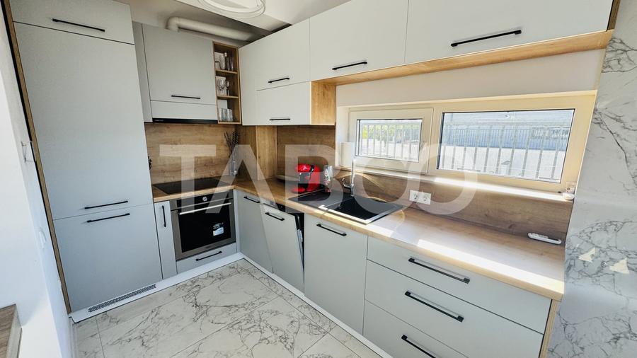 Penthouse cu 3 camere decomandat, mobilat în Broscărie