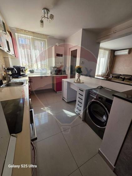 Apartament cu 2 camere decomandat în Central
