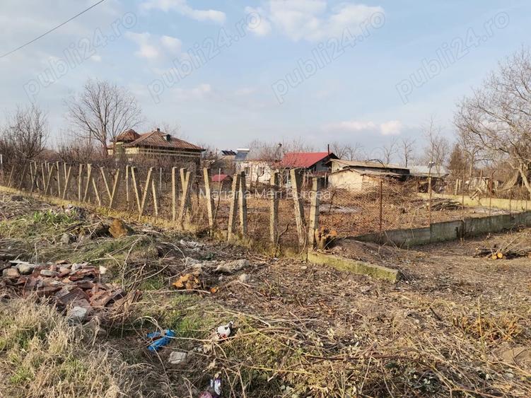 Teren intravilan+ casa de vanzare
