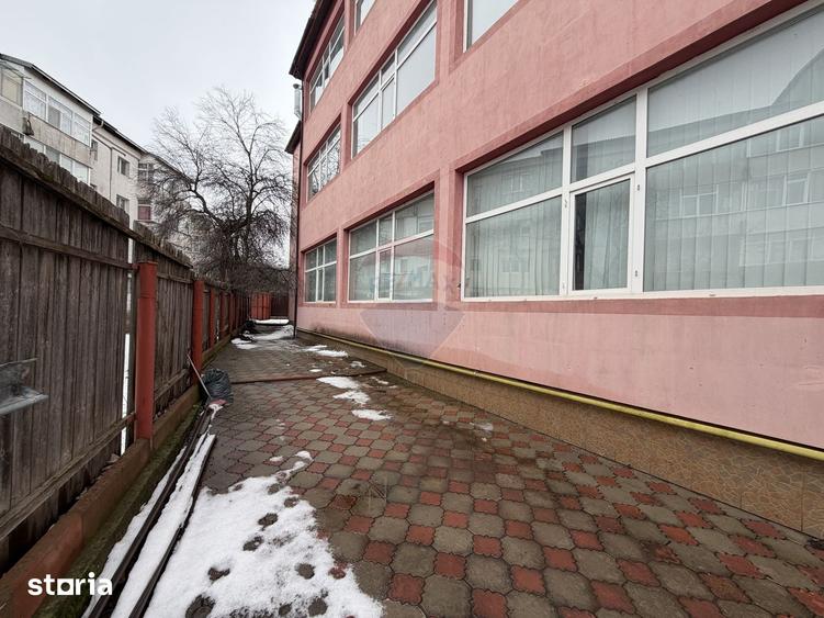 Spațiu comercial, de 1,200 mp, în Ultracentral