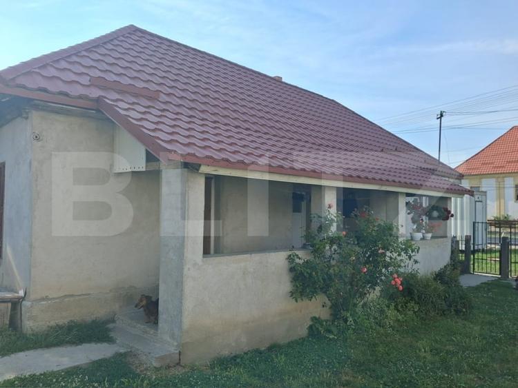 Casă individuală cu 2 camere cu Teren 2590 Mp în Cărășeu