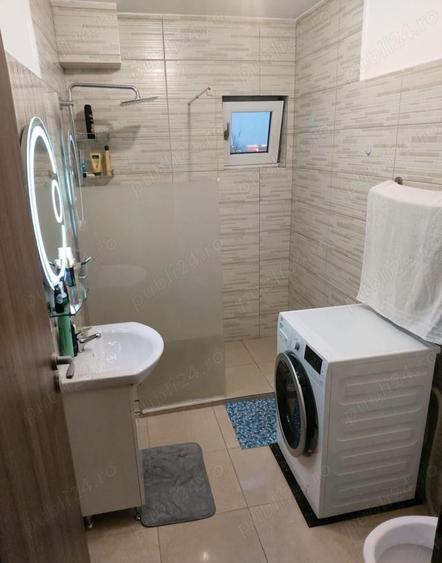 Penthouse cu 3 camere decomandat, mobilat în Berceni