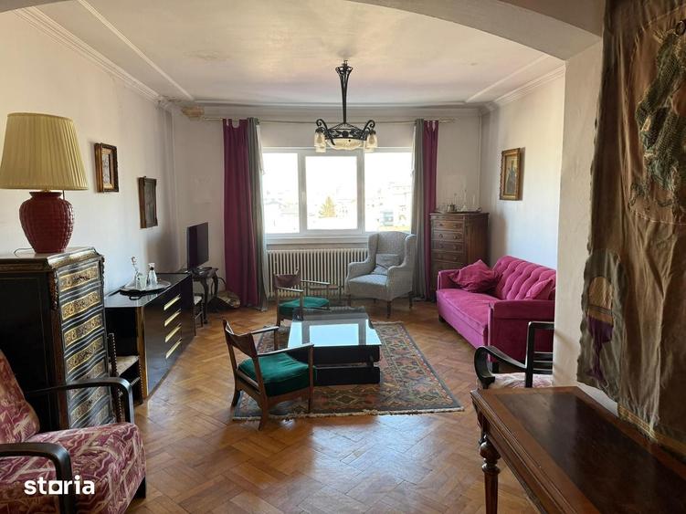 Apartament cu 3 camere în Centrul Istoric