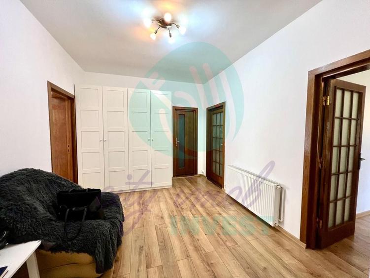 Casă individuală cu 9 camere cu Canalizare în Cotroceni