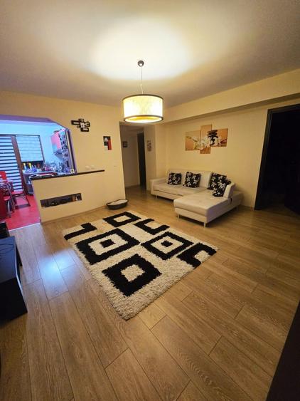 Apartament cu 3 camere decomandat în Orizont