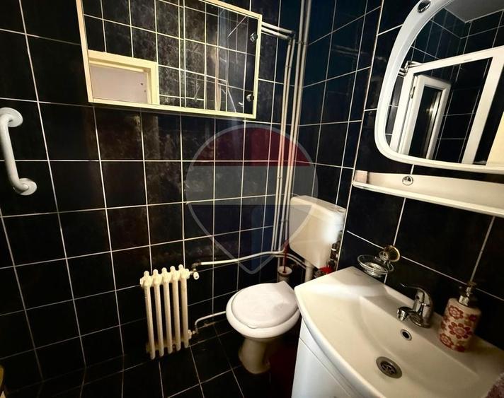 Apartament cu 4 camere decomandat, mobilat în Ultracentral