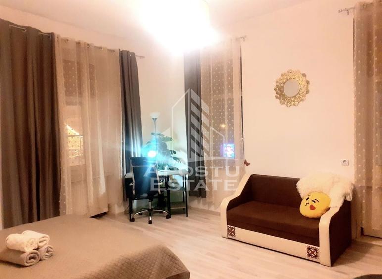 Apartament cu 5 camere decomandat, mobilat în Ultracentral