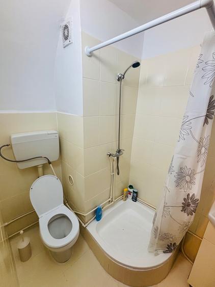 Garsonieră decomandată în Central