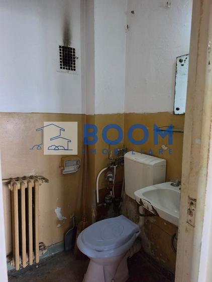Apartament cu 4 camere decomandat în Traian