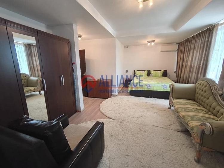 Apartament cu 3 camere decomandat, mobilat în Central