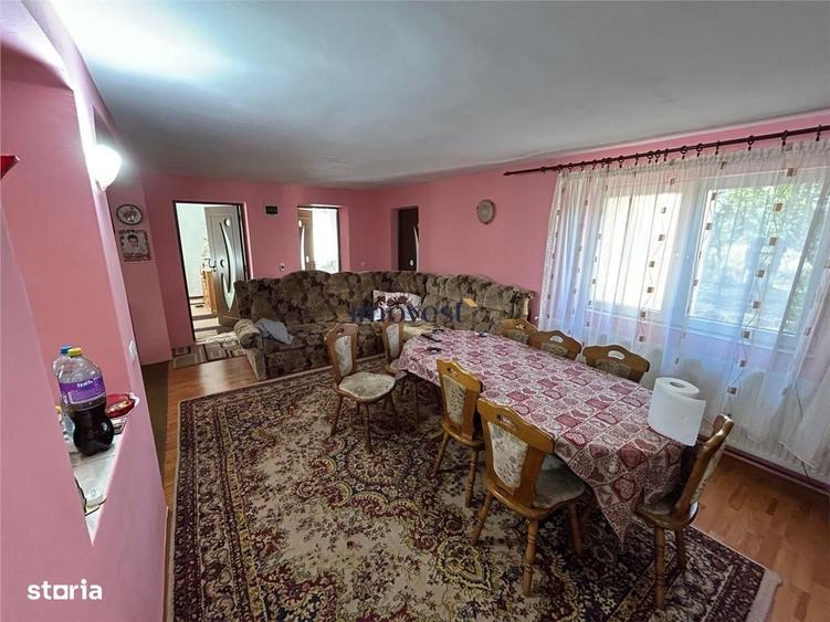 Casă cu 4 camere în Aliza